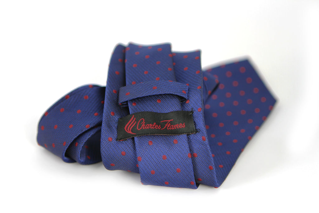 Corbata Azul con Puntos Rojos