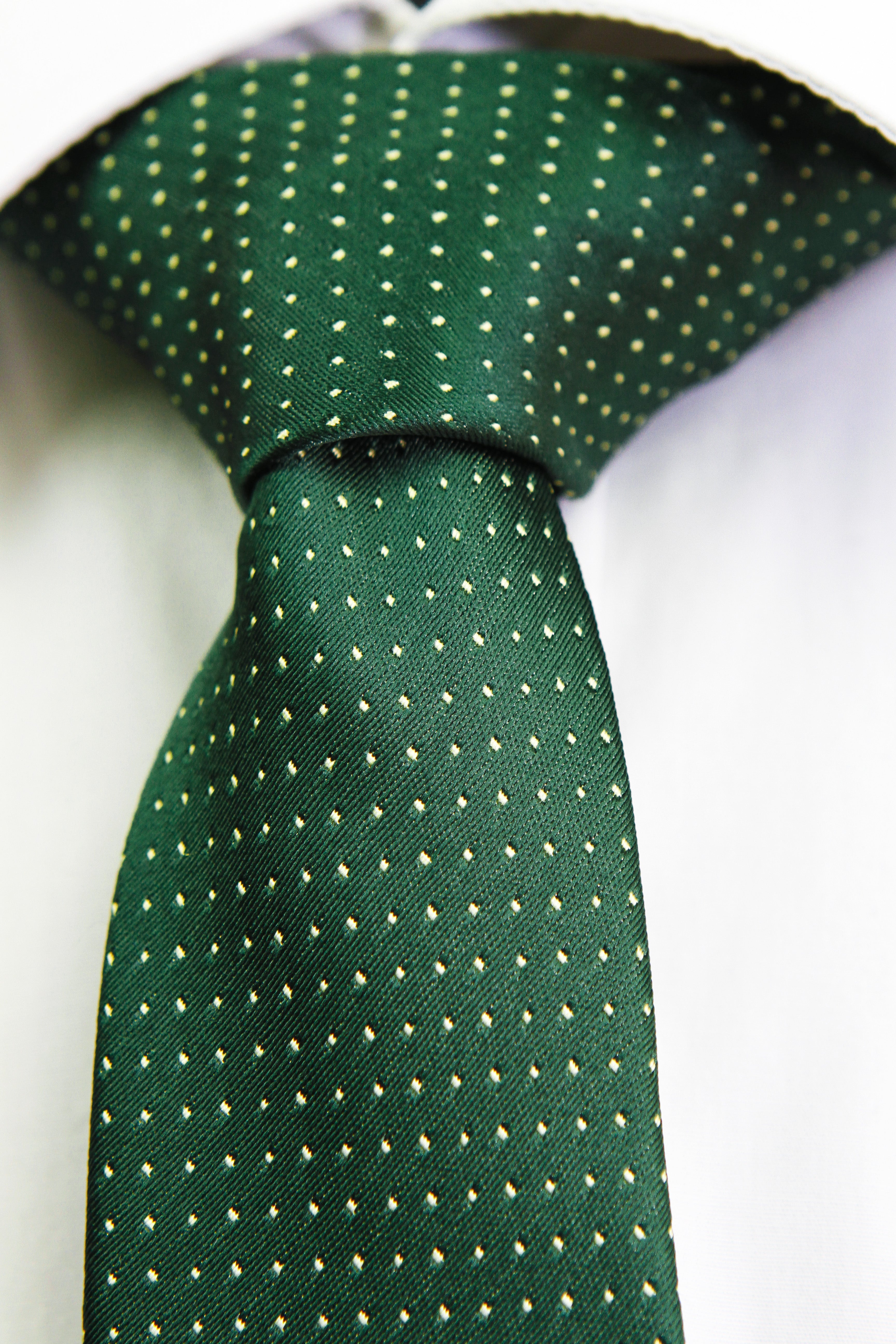 Corbata Verde con Puntos Amarillos