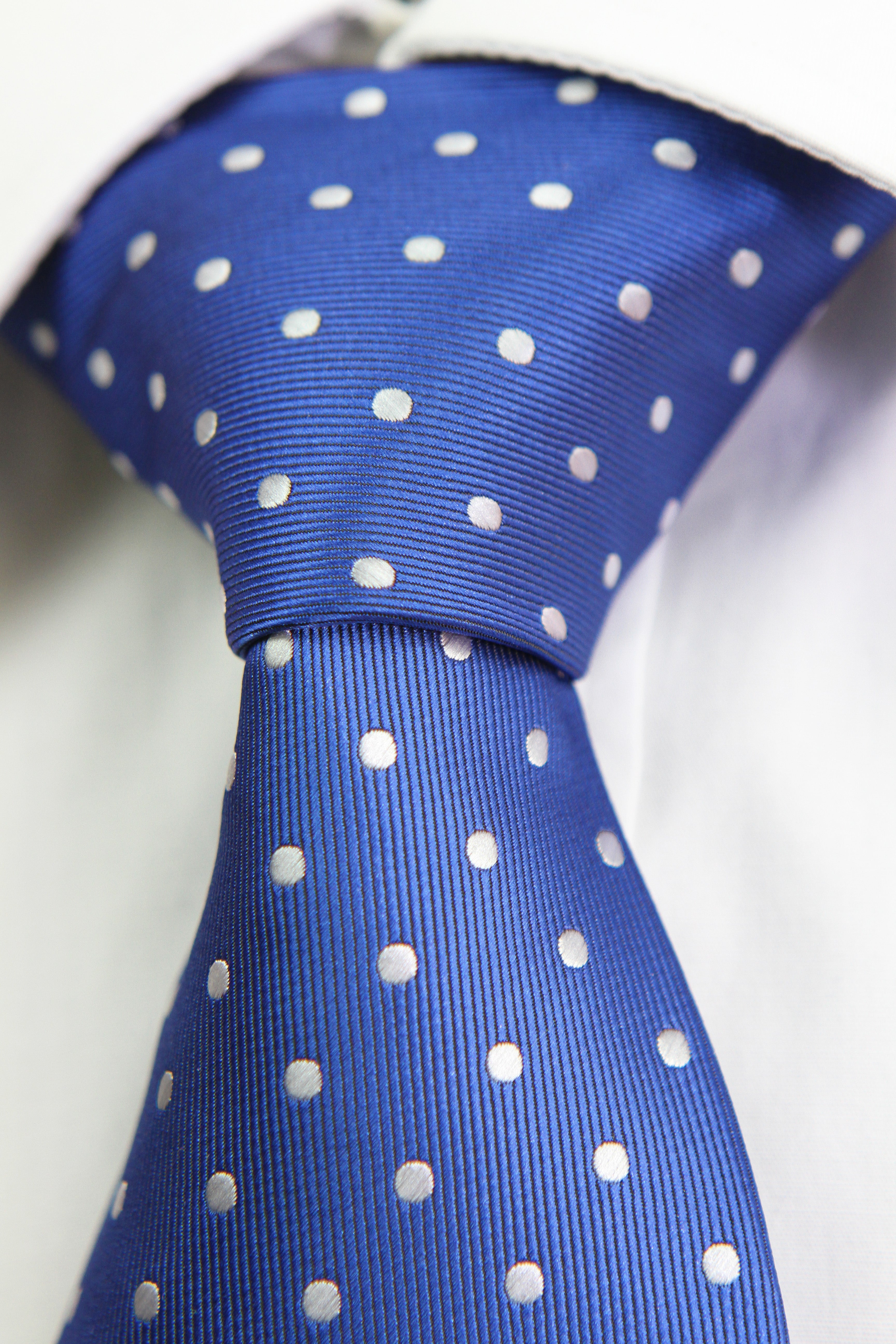 Corbata Azul con Puntos Blancos